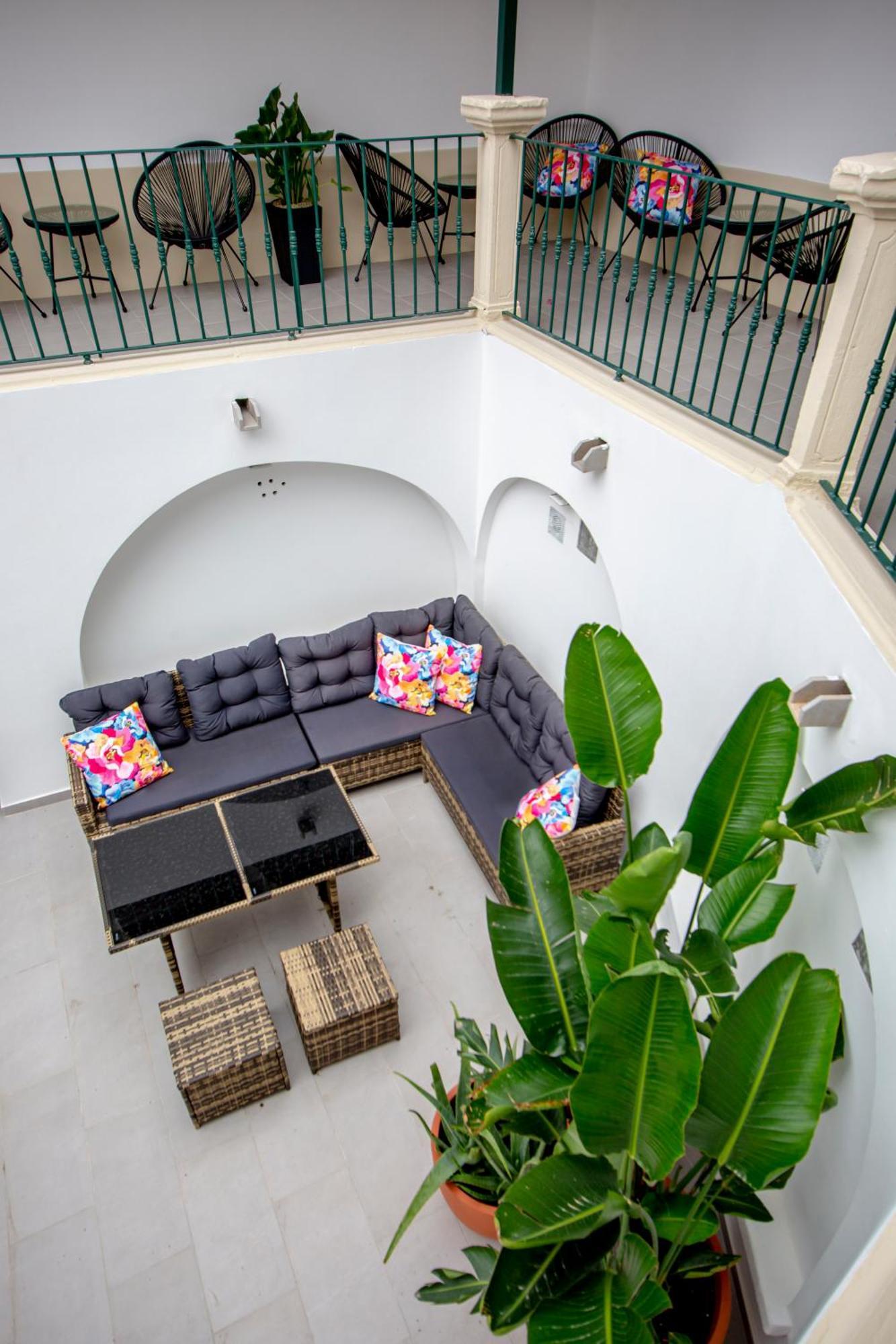 Guest House Jacaranda 파로 외부 사진